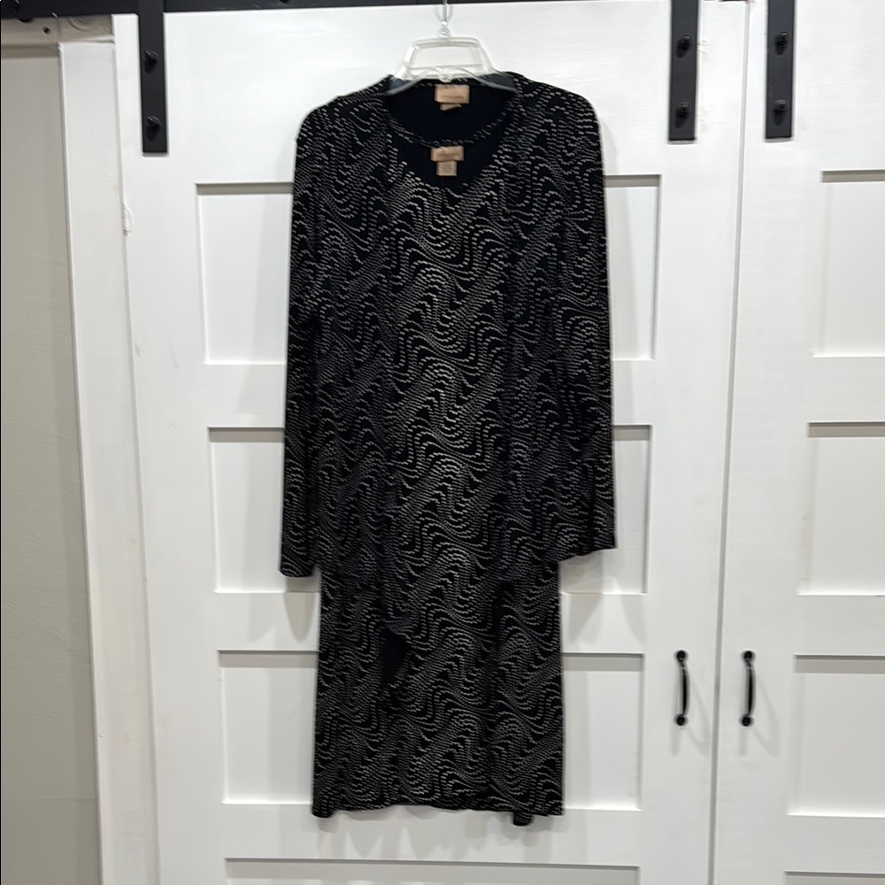 Elegant Black and White Patterned Dress